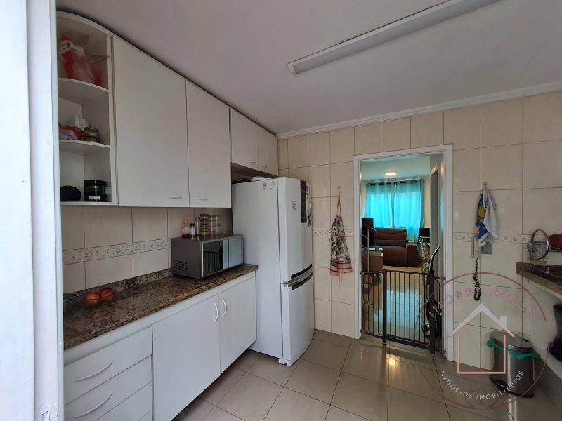 Sobrado no Horto do Ipê, 2 ou 3 dorms, 1 vaga coberta carro e moto.