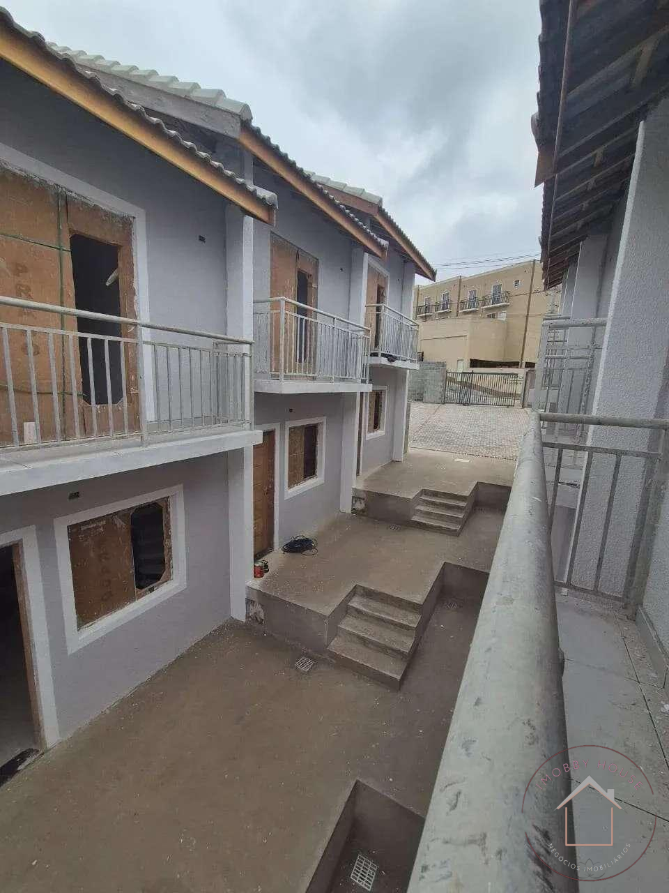 Casa geminada à venda, no Vista Alegre III em Cotia, Chácara Vista Alegre, com 2 quartos, 48m²