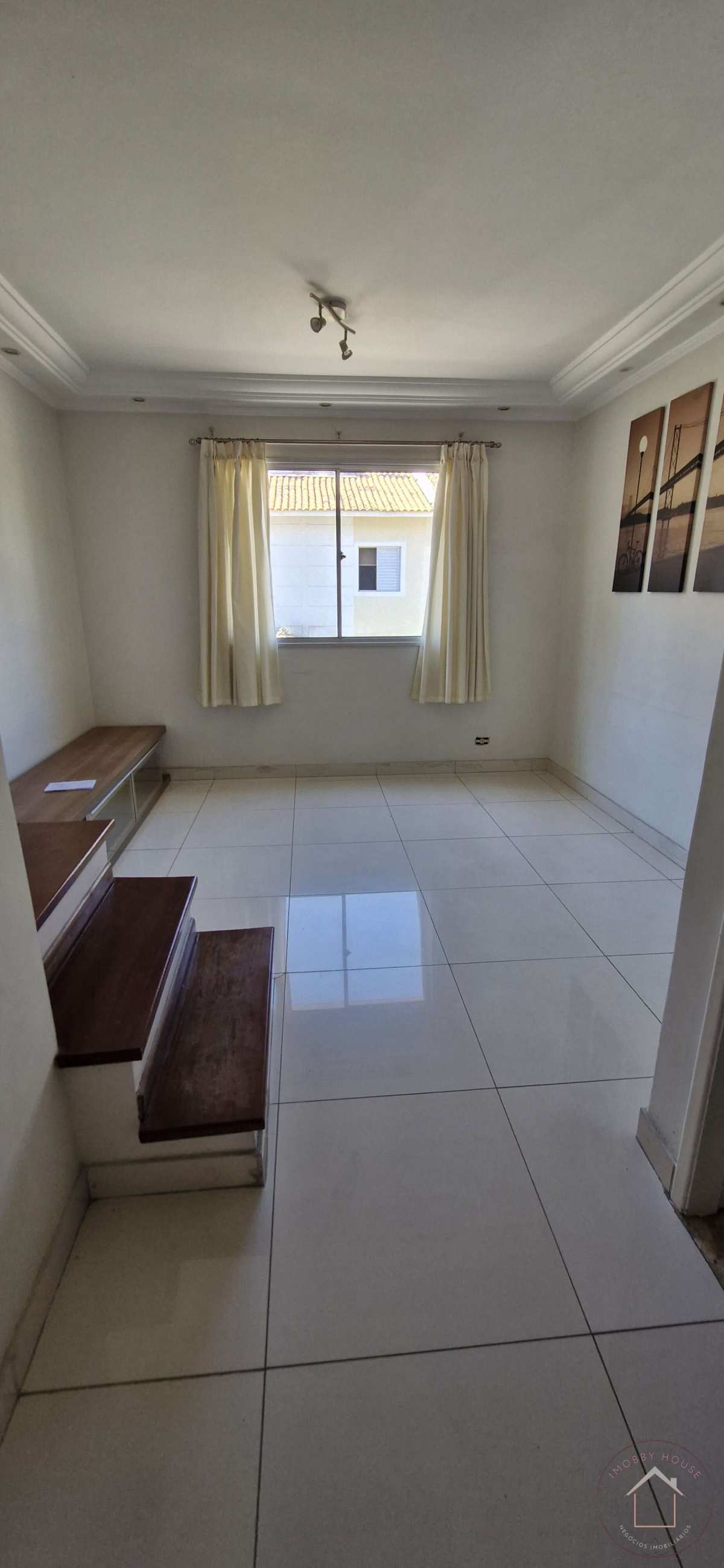 Sobrado em Condomínio • 2 Quartos (possibilidade de + 1 quarto) • 1 Vaga Coberta Carro e Moto