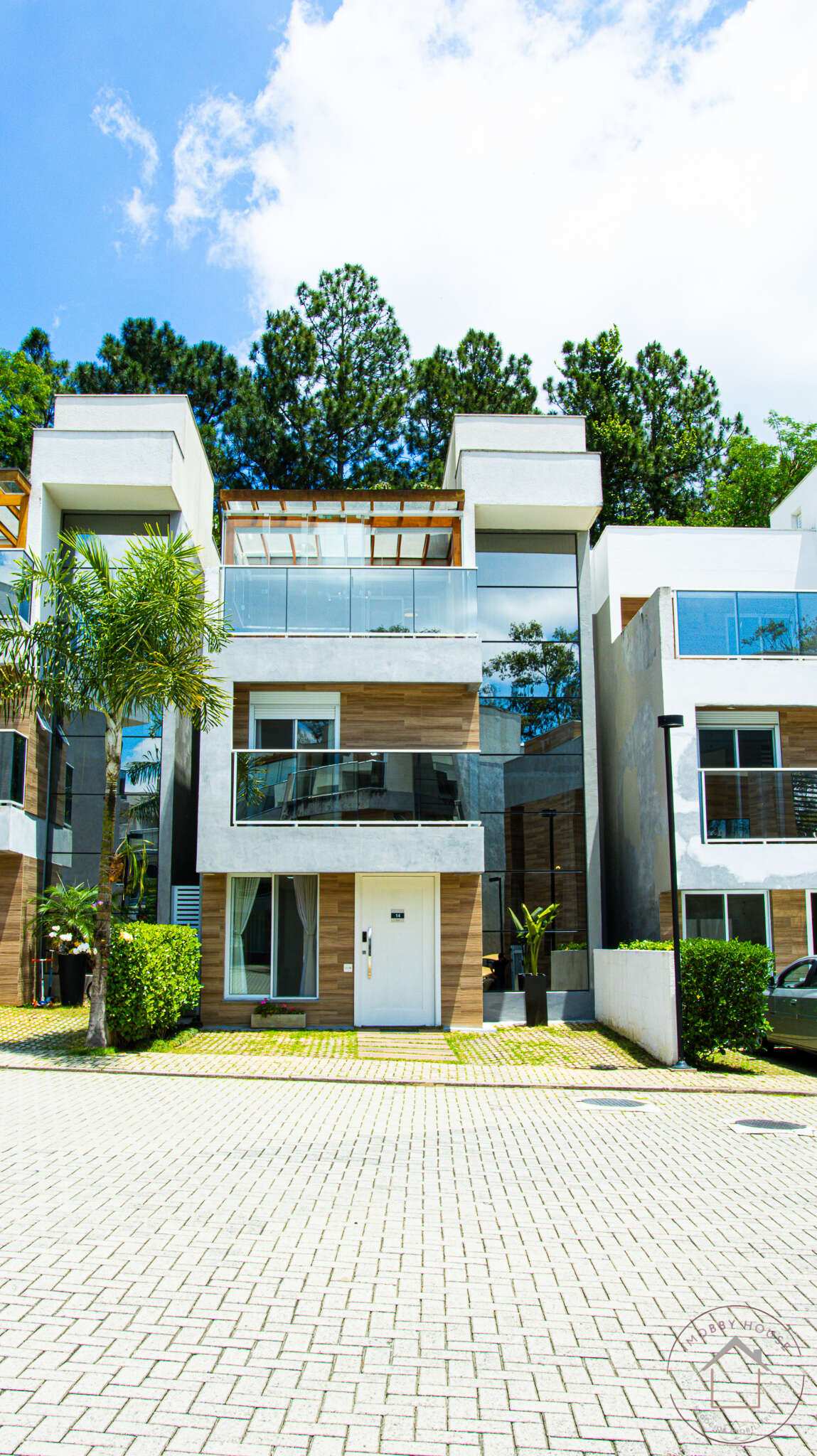 Triplex à venda em Cotia, Granja Viana, com 3 quartos, 178,69m²